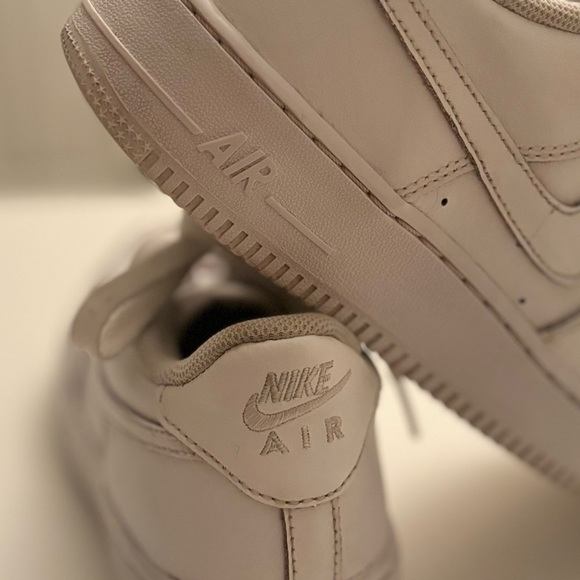 Nike Air Force 1 Youth Sneakers/Shoes White Size 7Y - Picture 6 of 10